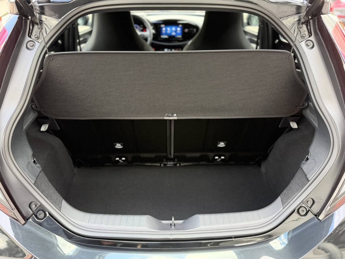 Toyota Aygo Toyota Aygo X Hybrid 115 Play + Go+ Pack Lichtmetalen velgen, Voorstoelen verwarmd, Cruise control, Climate control, Achteruitrijcamera