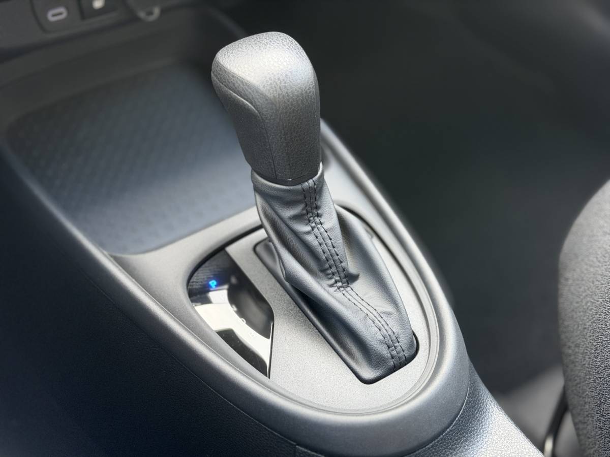 Toyota Aygo Toyota Aygo X Hybrid 115 Play + Go+ Pack Lichtmetalen velgen, Voorstoelen verwarmd, Cruise control, Climate control, Achteruitrijcamera