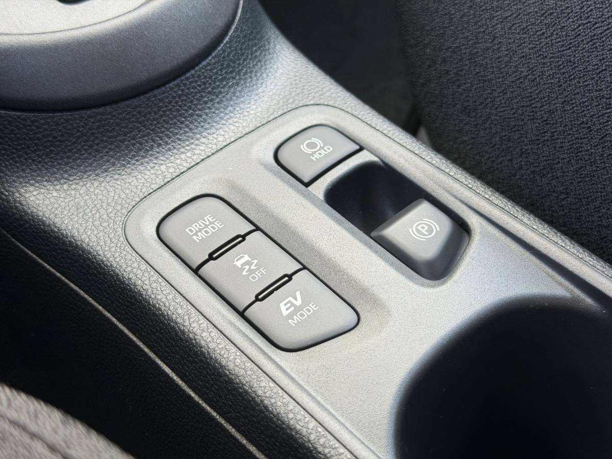 Toyota Aygo Toyota Aygo X Hybrid 115 Play + Go+ Pack Lichtmetalen velgen, Voorstoelen verwarmd, Cruise control, Climate control, Achteruitrijcamera