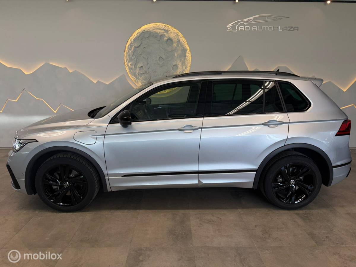 Volkswagen Tiguan Volkswagen Tiguan 1.4 TSI eHybrid R-Line Panorama/Keyless/Blindspot