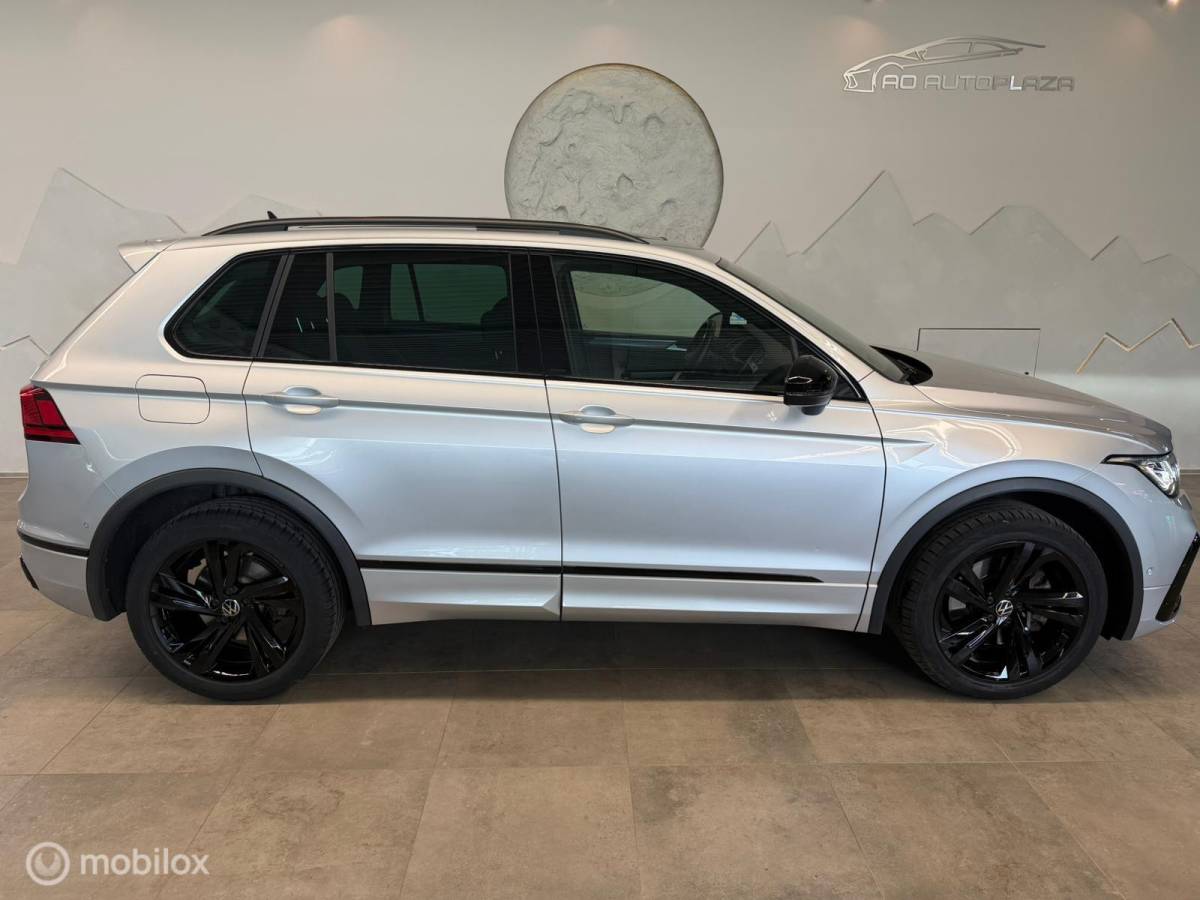 Volkswagen Tiguan Volkswagen Tiguan 1.4 TSI eHybrid R-Line Panorama/Keyless/Blindspot