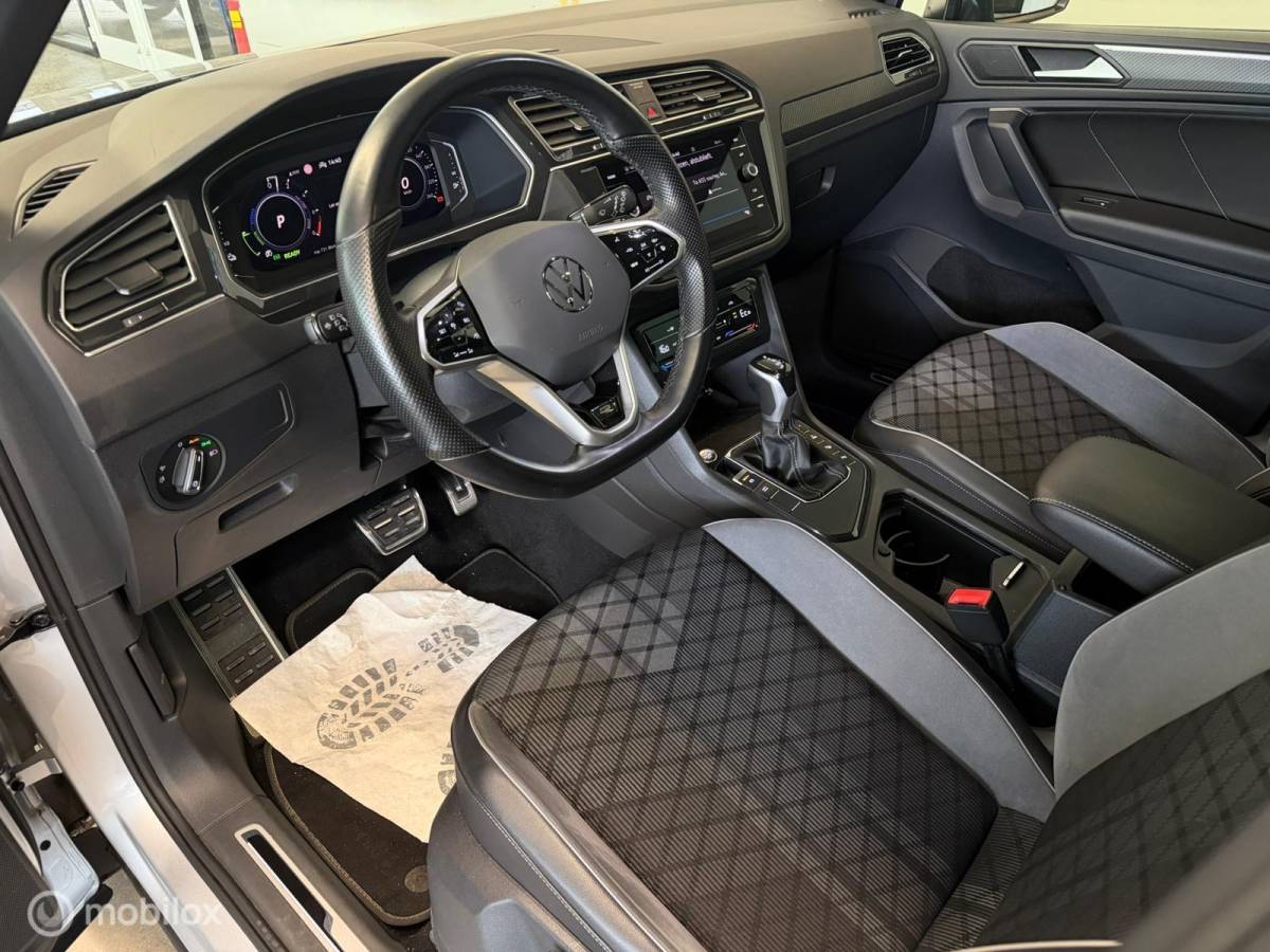 Volkswagen Tiguan Volkswagen Tiguan 1.4 TSI eHybrid R-Line Panorama/Keyless/Blindspot