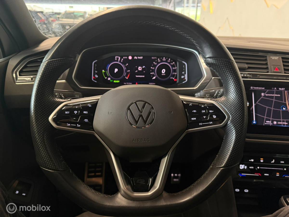 Volkswagen Tiguan Volkswagen Tiguan 1.4 TSI eHybrid R-Line Panorama/Keyless/Blindspot