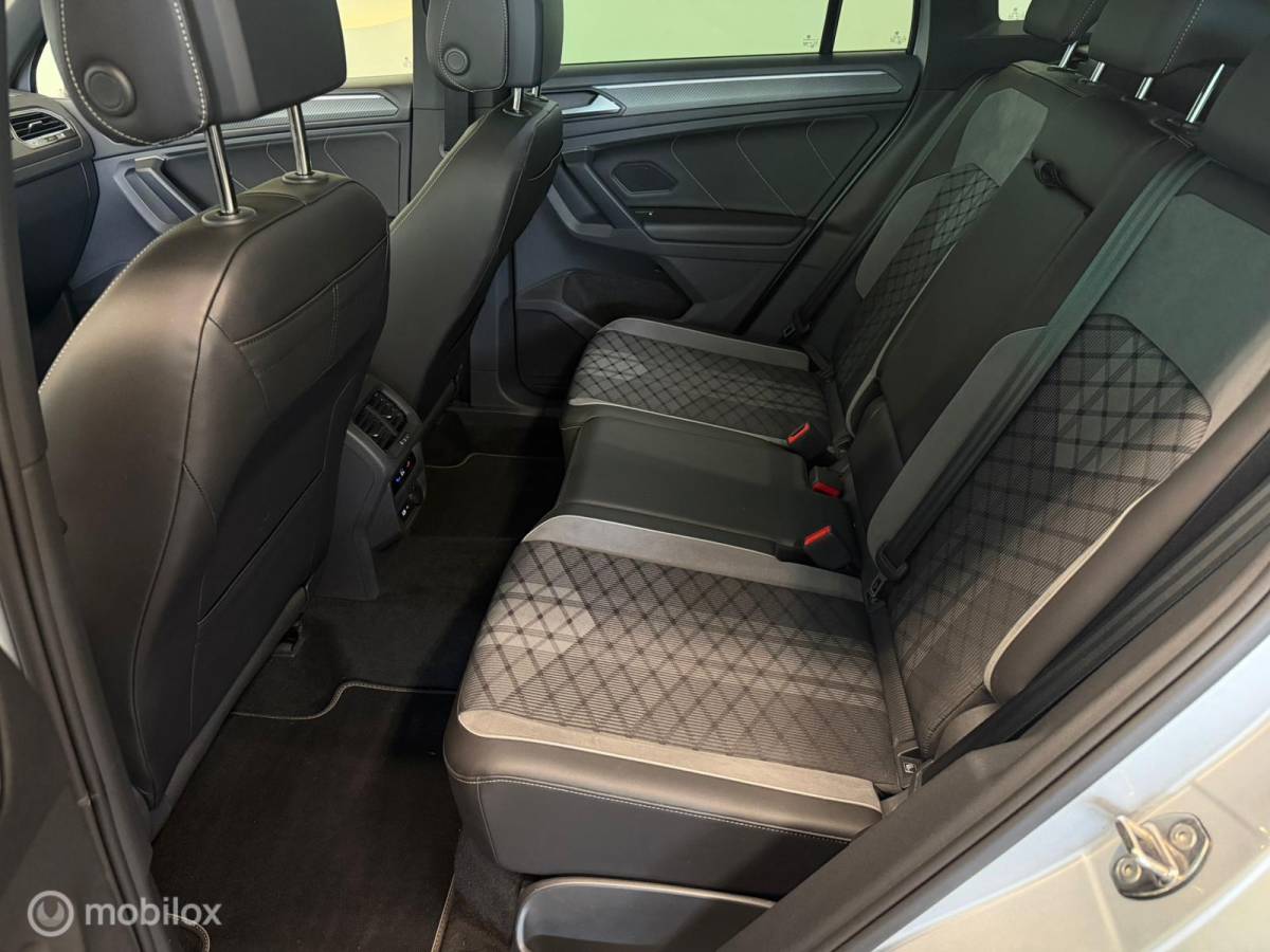 Volkswagen Tiguan Volkswagen Tiguan 1.4 TSI eHybrid R-Line Panorama/Keyless/Blindspot