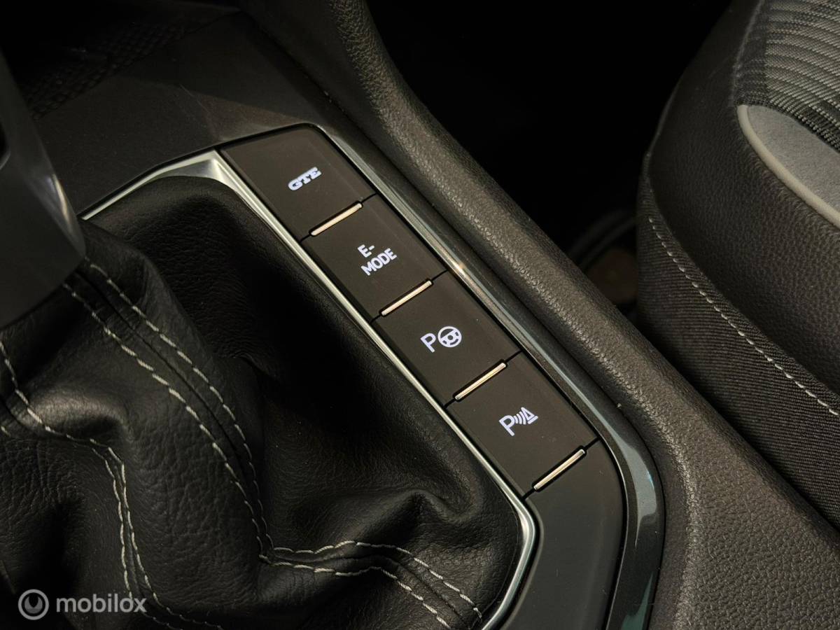 Volkswagen Tiguan Volkswagen Tiguan 1.4 TSI eHybrid R-Line Panorama/Keyless/Blindspot