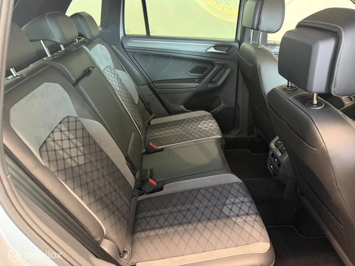 Volkswagen Tiguan Volkswagen Tiguan 1.4 TSI eHybrid R-Line Panorama/Keyless/Blindspot