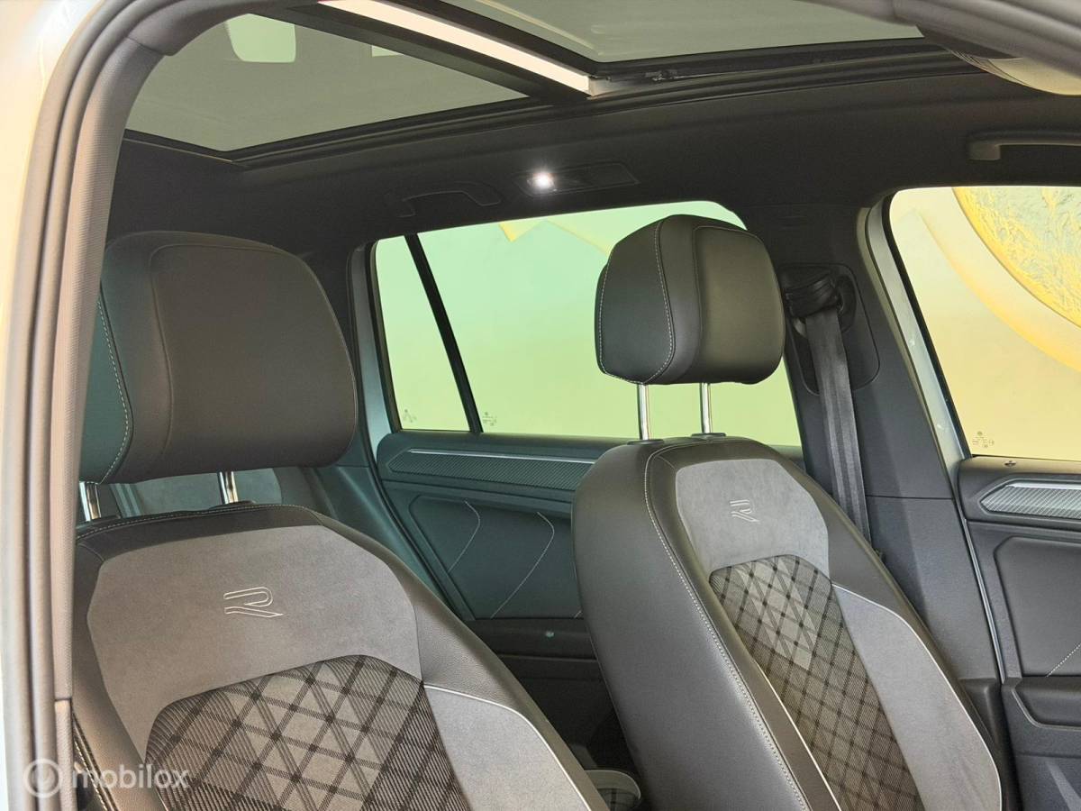 Volkswagen Tiguan Volkswagen Tiguan 1.4 TSI eHybrid R-Line Panorama/Keyless/Blindspot