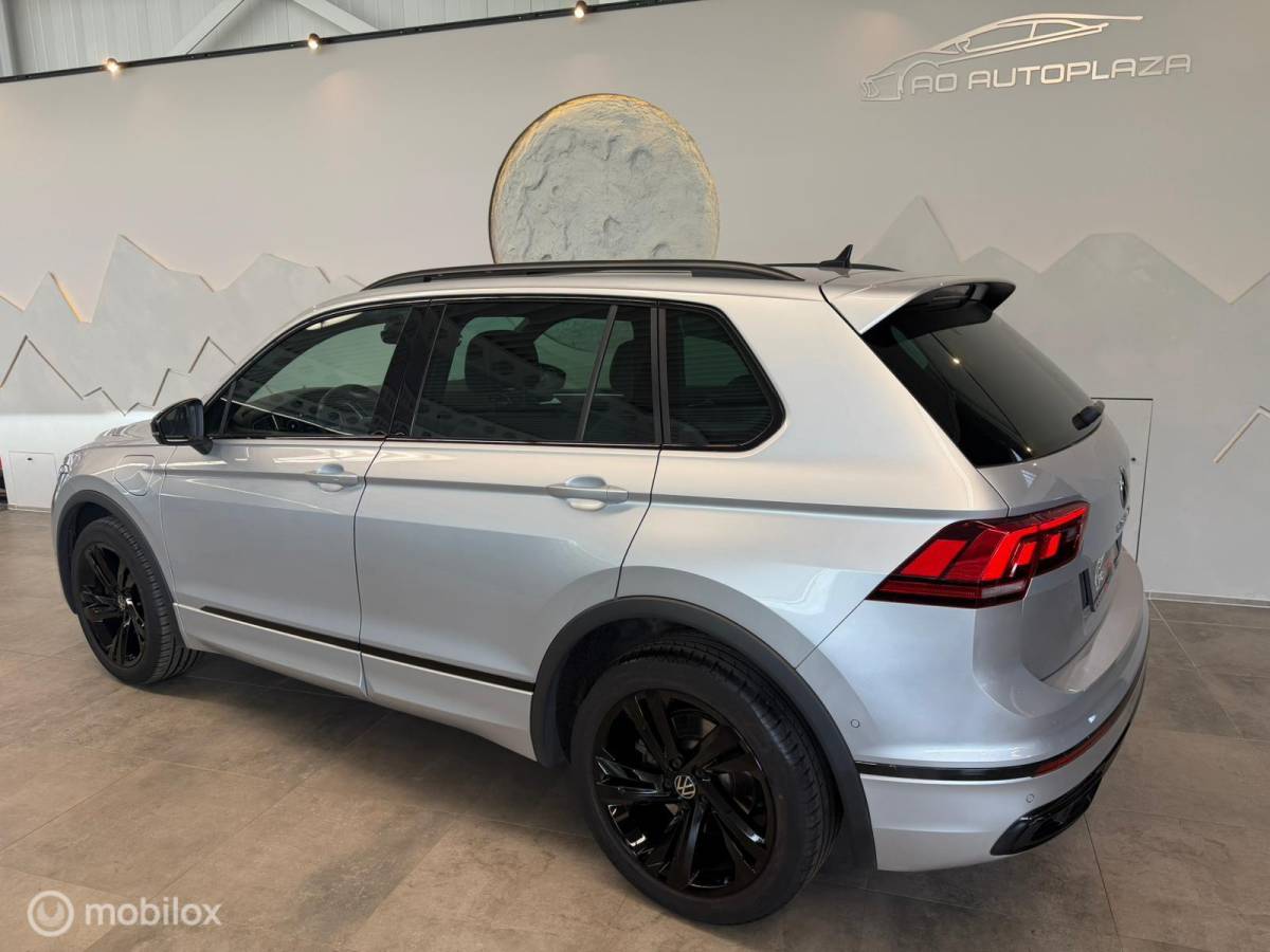 Volkswagen Tiguan Volkswagen Tiguan 1.4 TSI eHybrid R-Line Panorama/Keyless/Blindspot