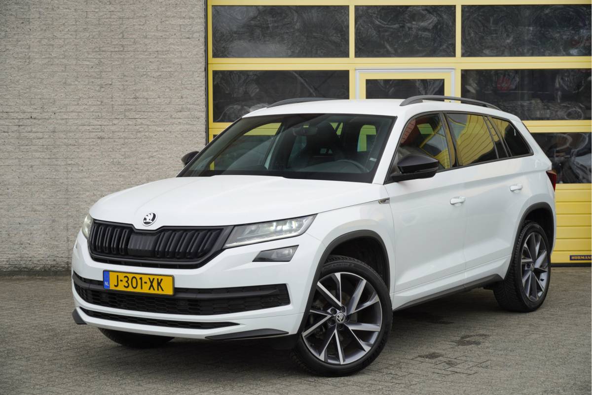 Škoda Kodiaq ŠKODA Kodiaq 1.5 TSI 150PK! Automaat Sportline Business BJ2020 Lmv 20″ | Led V+A | Pdc | Achteruitrijcamera | App-Connect | Navi | Virtual cockpit | Climate control | Cruise control | Elek. Be stoel+Mem | Sportstoelen/Sportstuur | Verwarmde voorstoelen | Zwarte hemel
