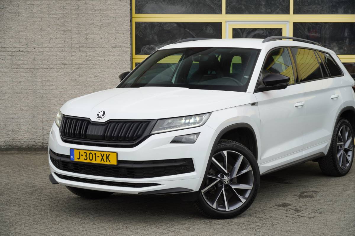 Škoda Kodiaq ŠKODA Kodiaq 1.5 TSI 150PK! Automaat Sportline Business BJ2020 Lmv 20″ | Led V+A | Pdc | Achteruitrijcamera | App-Connect | Navi | Virtual cockpit | Climate control | Cruise control | Elek. Be stoel+Mem | Sportstoelen/Sportstuur | Verwarmde voorstoelen | Zwarte hemel