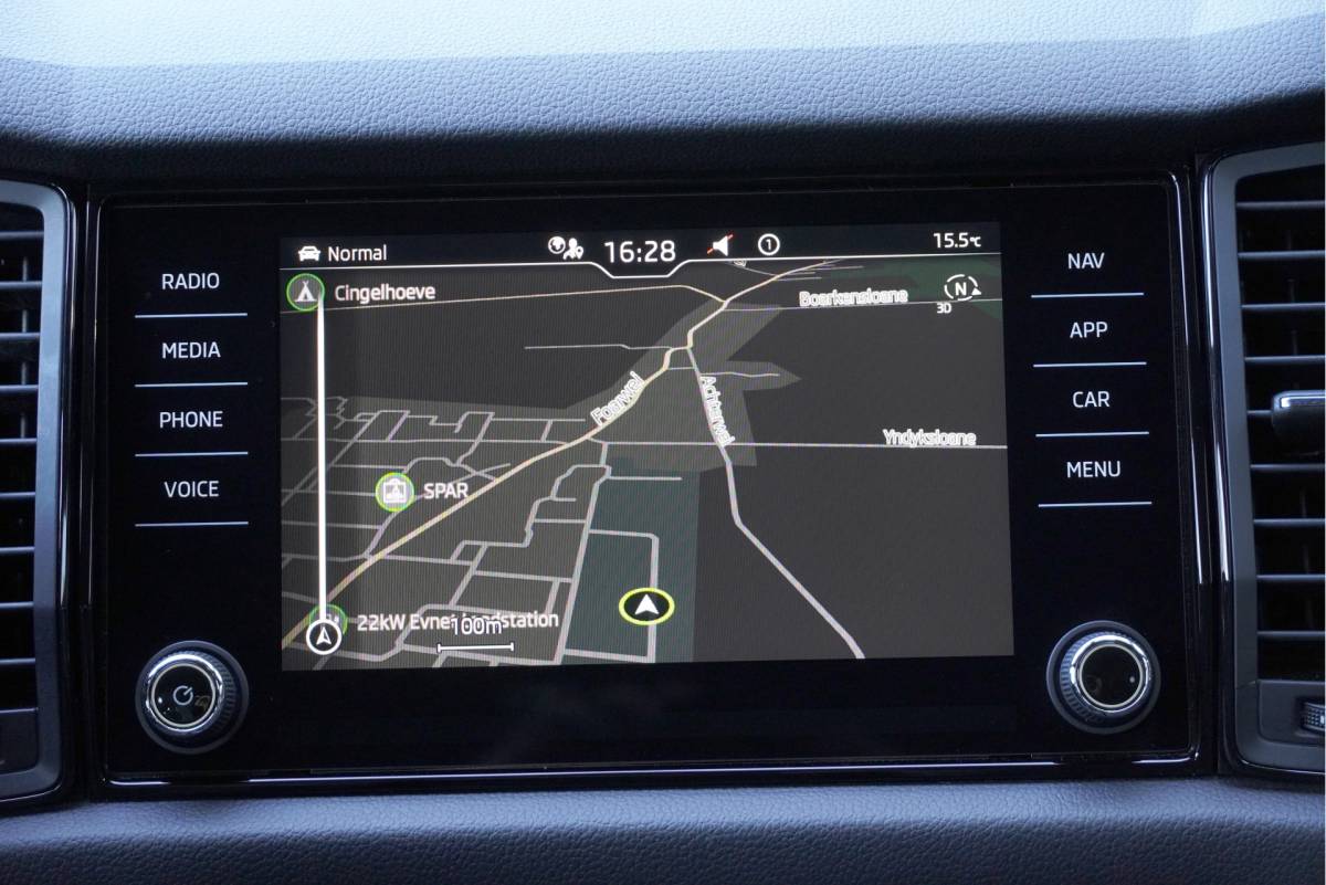 Škoda Kodiaq ŠKODA Kodiaq 1.5 TSI 150PK! Automaat Sportline Business BJ2020 Lmv 20″ | Led V+A | Pdc | Achteruitrijcamera | App-Connect | Navi | Virtual cockpit | Climate control | Cruise control | Elek. Be stoel+Mem | Sportstoelen/Sportstuur | Verwarmde voorstoelen | Zwarte hemel