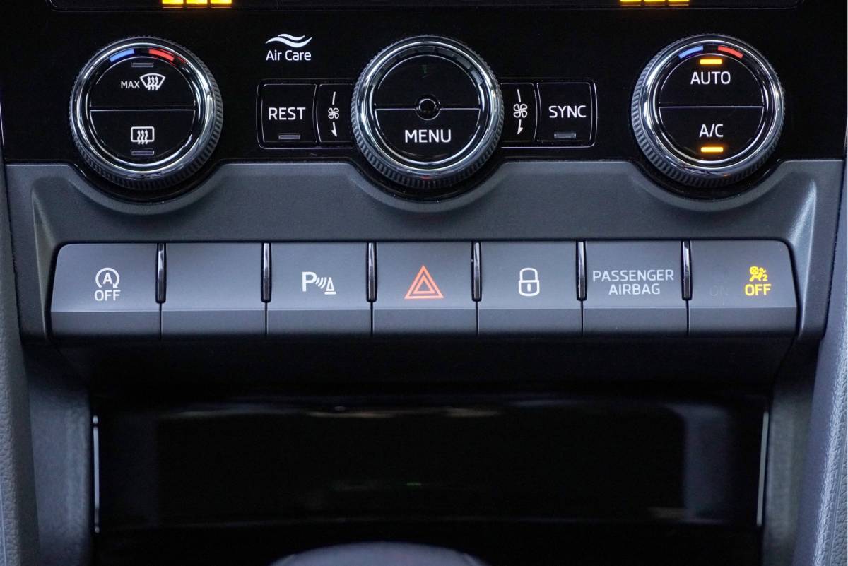 Škoda Kodiaq ŠKODA Kodiaq 1.5 TSI 150PK! Automaat Sportline Business BJ2020 Lmv 20″ | Led V+A | Pdc | Achteruitrijcamera | App-Connect | Navi | Virtual cockpit | Climate control | Cruise control | Elek. Be stoel+Mem | Sportstoelen/Sportstuur | Verwarmde voorstoelen | Zwarte hemel