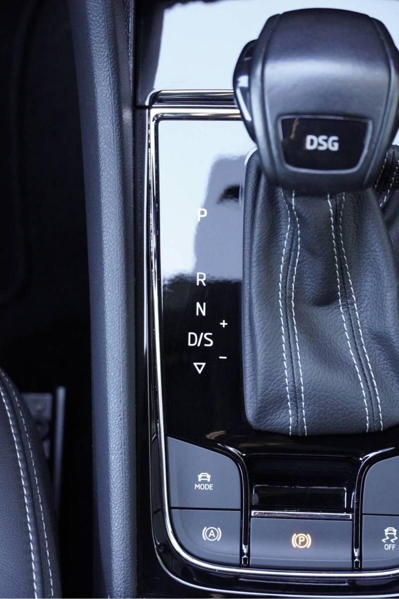 Škoda Kodiaq ŠKODA Kodiaq 1.5 TSI 150PK! Automaat Sportline Business BJ2020 Lmv 20″ | Led V+A | Pdc | Achteruitrijcamera | App-Connect | Navi | Virtual cockpit | Climate control | Cruise control | Elek. Be stoel+Mem | Sportstoelen/Sportstuur | Verwarmde voorstoelen | Zwarte hemel