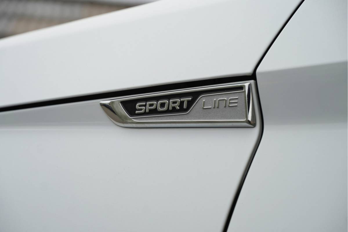 Škoda Kodiaq ŠKODA Kodiaq 1.5 TSI 150PK! Automaat Sportline Business BJ2020 Lmv 20″ | Led V+A | Pdc | Achteruitrijcamera | App-Connect | Navi | Virtual cockpit | Climate control | Cruise control | Elek. Be stoel+Mem | Sportstoelen/Sportstuur | Verwarmde voorstoelen | Zwarte hemel