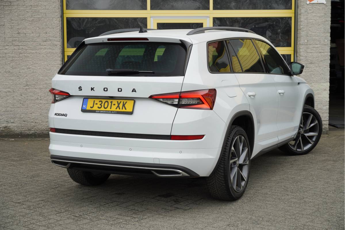 Škoda Kodiaq ŠKODA Kodiaq 1.5 TSI 150PK! Automaat Sportline Business BJ2020 Lmv 20″ | Led V+A | Pdc | Achteruitrijcamera | App-Connect | Navi | Virtual cockpit | Climate control | Cruise control | Elek. Be stoel+Mem | Sportstoelen/Sportstuur | Verwarmde voorstoelen | Zwarte hemel