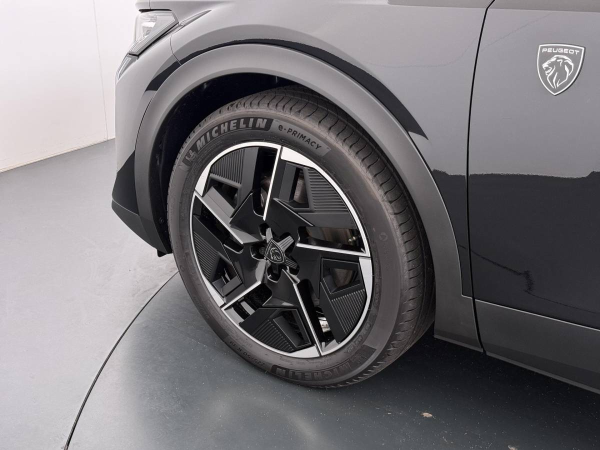 Peugeot 408 Peugeot e-408 GT 58 kWh NIEUWE AUTO 13KM!| FULL OPTION| PANO| FOCAL AUDIO| 360 CAMERA| ELEKTRISCHE ACHTERKLEP| ELEK. STOELEN| STOEL + STUURVERWARMING MET MASSAGE|