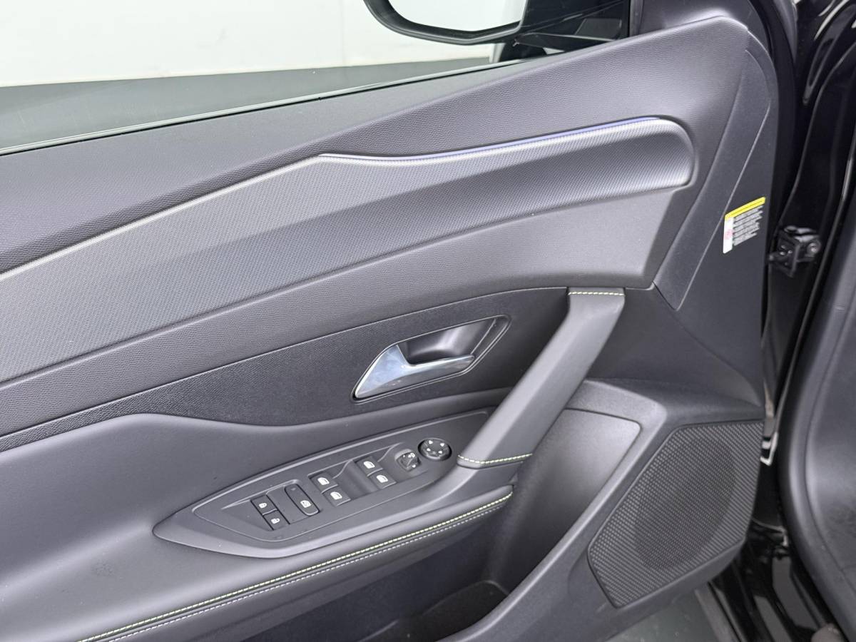 Peugeot 408 Peugeot e-408 GT 58 kWh NIEUWE AUTO 13KM!| FULL OPTION| PANO| FOCAL AUDIO| 360 CAMERA| ELEKTRISCHE ACHTERKLEP| ELEK. STOELEN| STOEL + STUURVERWARMING MET MASSAGE|