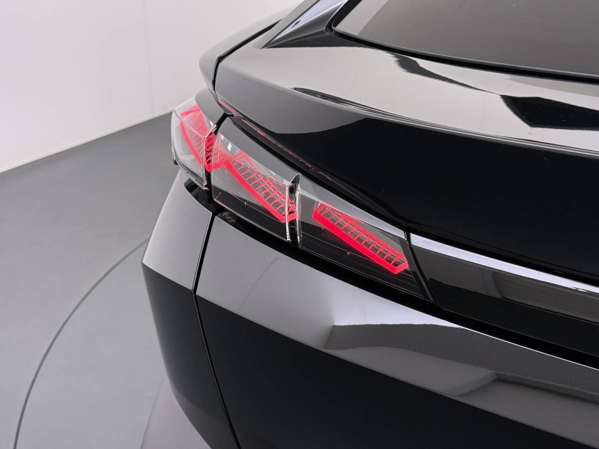 Peugeot 408 Peugeot e-408 GT 58 kWh NIEUWE AUTO 13KM!| FULL OPTION| PANO| FOCAL AUDIO| 360 CAMERA| ELEKTRISCHE ACHTERKLEP| ELEK. STOELEN| STOEL + STUURVERWARMING MET MASSAGE|