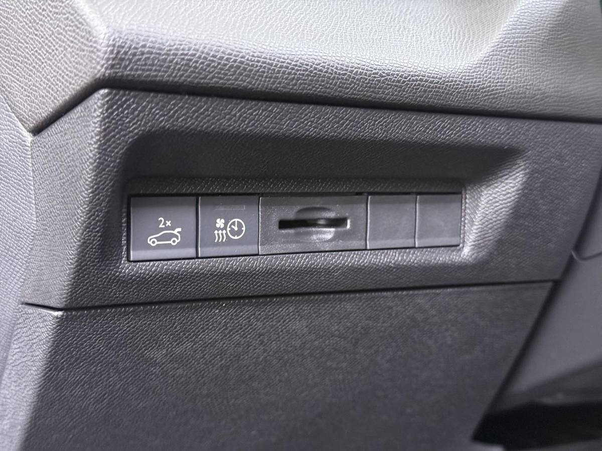 Peugeot 408 Peugeot e-408 GT 58 kWh NIEUWE AUTO 13KM!| FULL OPTION| PANO| FOCAL AUDIO| 360 CAMERA| ELEKTRISCHE ACHTERKLEP| ELEK. STOELEN| STOEL + STUURVERWARMING MET MASSAGE|