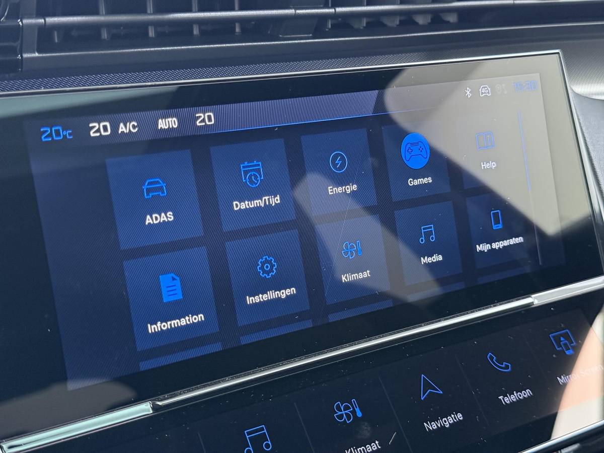 Peugeot 408 Peugeot e-408 GT 58 kWh NIEUWE AUTO 13KM!| FULL OPTION| PANO| FOCAL AUDIO| 360 CAMERA| ELEKTRISCHE ACHTERKLEP| ELEK. STOELEN| STOEL + STUURVERWARMING MET MASSAGE|