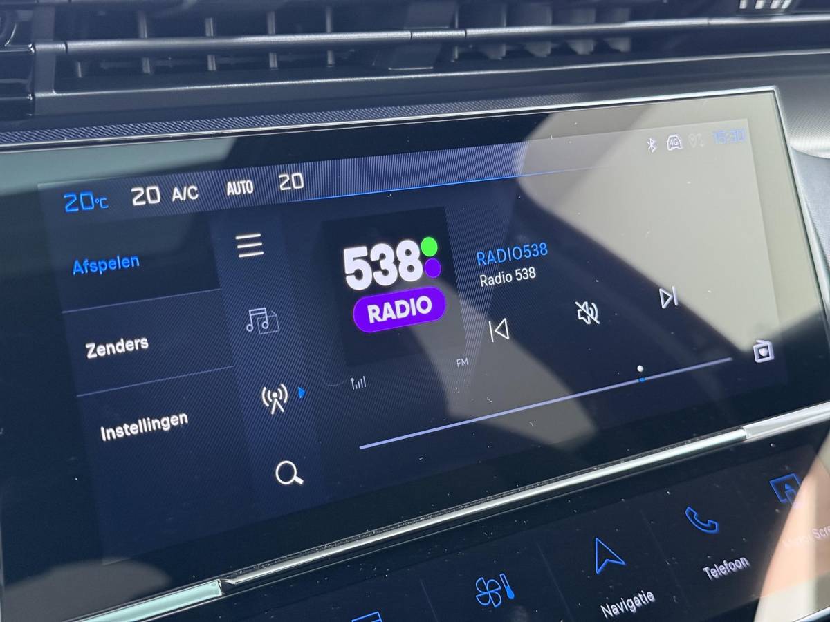 Peugeot 408 Peugeot e-408 GT 58 kWh NIEUWE AUTO 13KM!| FULL OPTION| PANO| FOCAL AUDIO| 360 CAMERA| ELEKTRISCHE ACHTERKLEP| ELEK. STOELEN| STOEL + STUURVERWARMING MET MASSAGE|