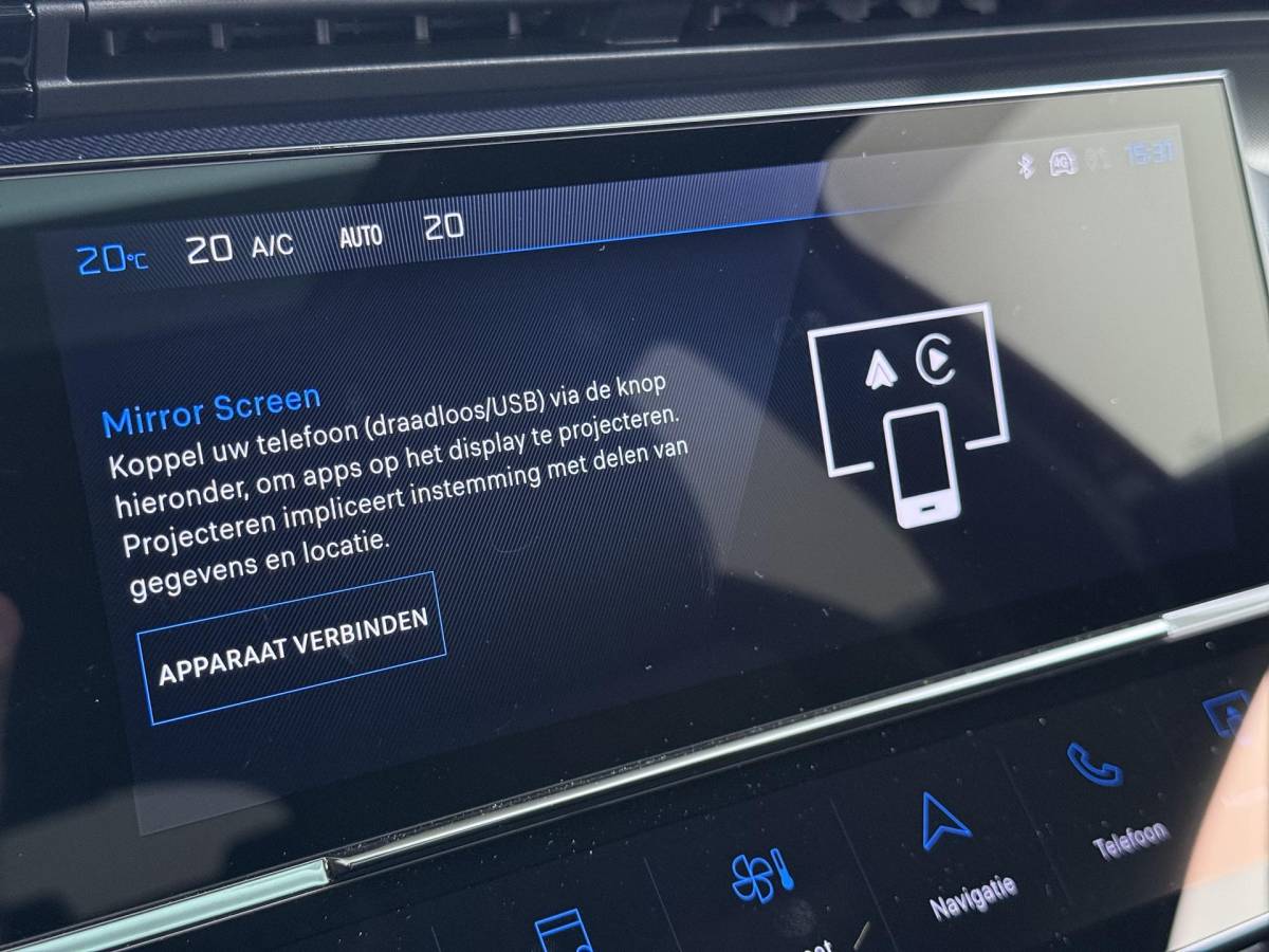 Peugeot 408 Peugeot e-408 GT 58 kWh NIEUWE AUTO 13KM!| FULL OPTION| PANO| FOCAL AUDIO| 360 CAMERA| ELEKTRISCHE ACHTERKLEP| ELEK. STOELEN| STOEL + STUURVERWARMING MET MASSAGE|