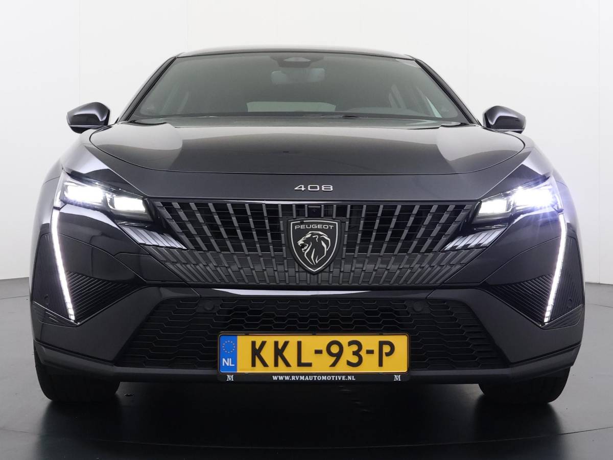 Peugeot 408 Peugeot e-408 GT 58 kWh NIEUWE AUTO 13KM!| FULL OPTION| PANO| FOCAL AUDIO| 360 CAMERA| ELEKTRISCHE ACHTERKLEP| ELEK. STOELEN| STOEL + STUURVERWARMING MET MASSAGE|