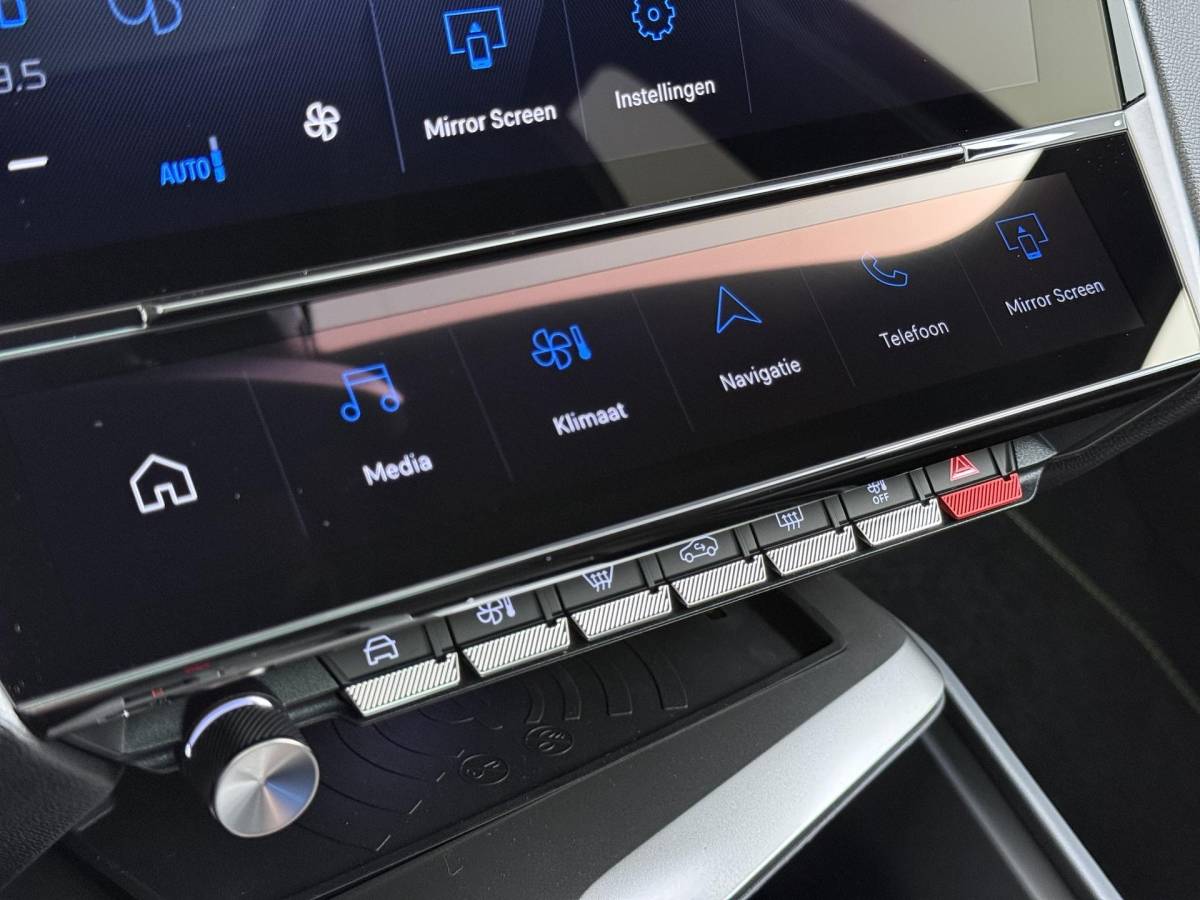 Peugeot 408 Peugeot e-408 GT 58 kWh NIEUWE AUTO 13KM!| FULL OPTION| PANO| FOCAL AUDIO| 360 CAMERA| ELEKTRISCHE ACHTERKLEP| ELEK. STOELEN| STOEL + STUURVERWARMING MET MASSAGE|