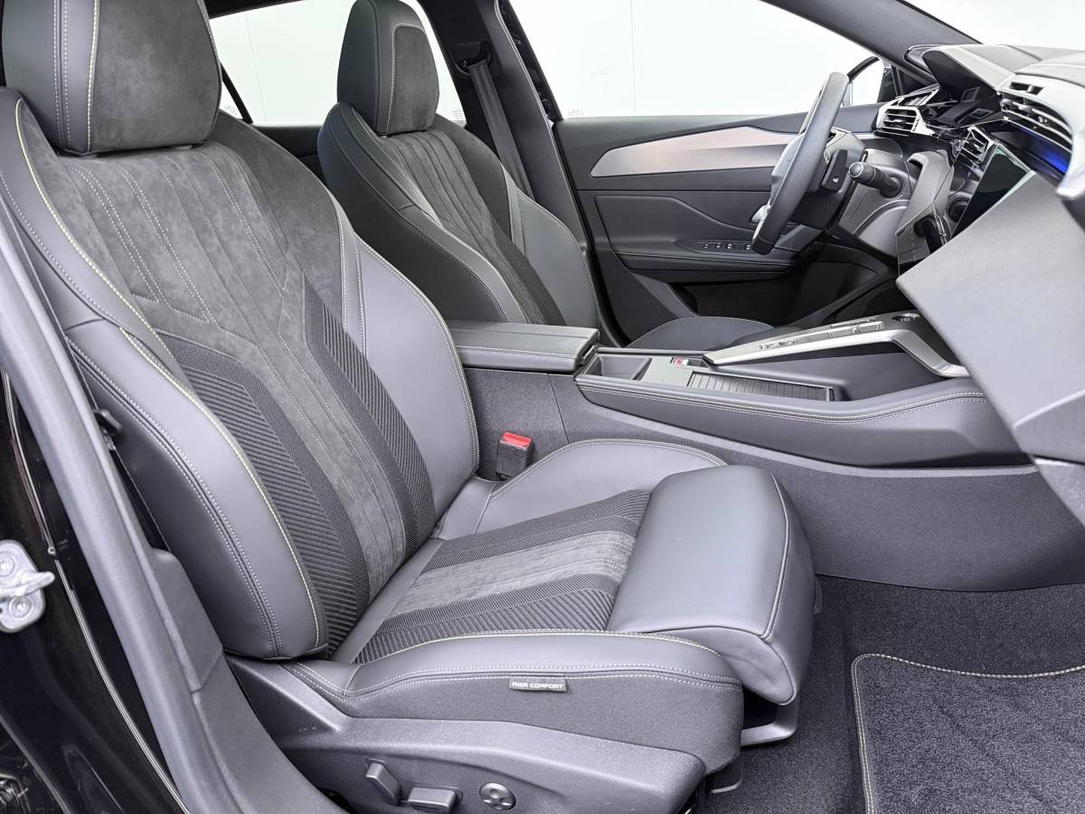 Peugeot 408 Peugeot e-408 GT 58 kWh NIEUWE AUTO 13KM!| FULL OPTION| PANO| FOCAL AUDIO| 360 CAMERA| ELEKTRISCHE ACHTERKLEP| ELEK. STOELEN| STOEL + STUURVERWARMING MET MASSAGE|