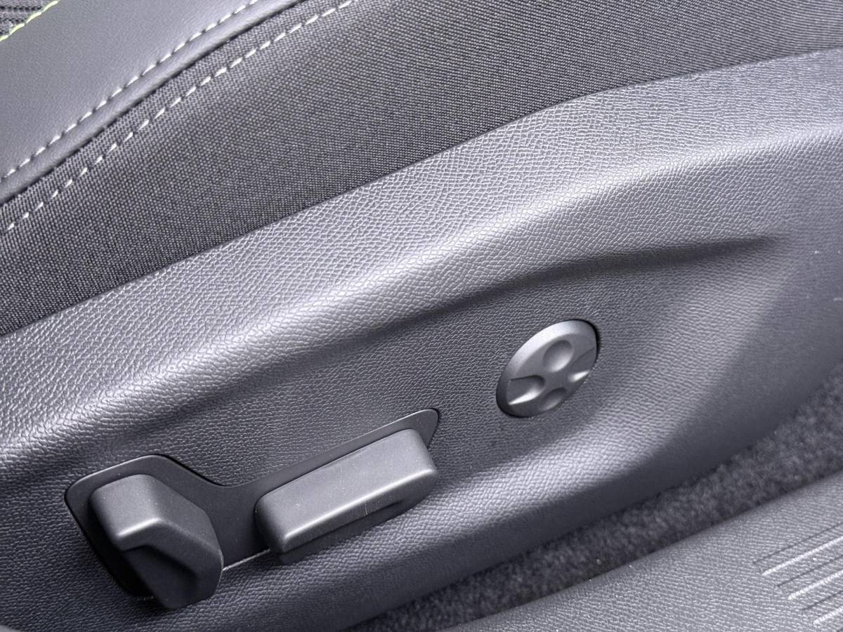 Peugeot 408 Peugeot e-408 GT 58 kWh NIEUWE AUTO 13KM!| FULL OPTION| PANO| FOCAL AUDIO| 360 CAMERA| ELEKTRISCHE ACHTERKLEP| ELEK. STOELEN| STOEL + STUURVERWARMING MET MASSAGE|