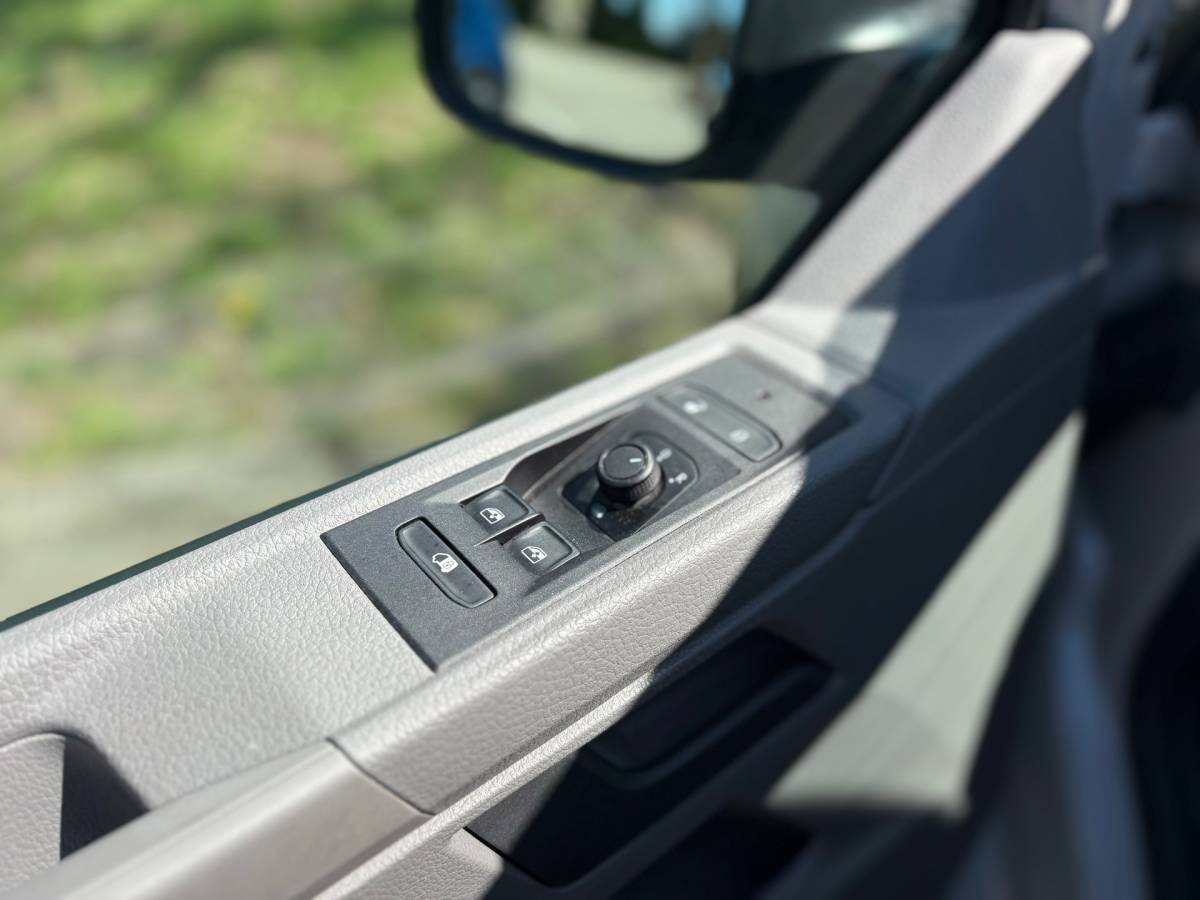 Volkswagen Transporter Volkswagen TRANSPORTER 2.0 TDI L2H1 150PK!|DSG Automaat|cruise control|airco|achteruitrijcamera|apple carplay|drie zitplaatsen
