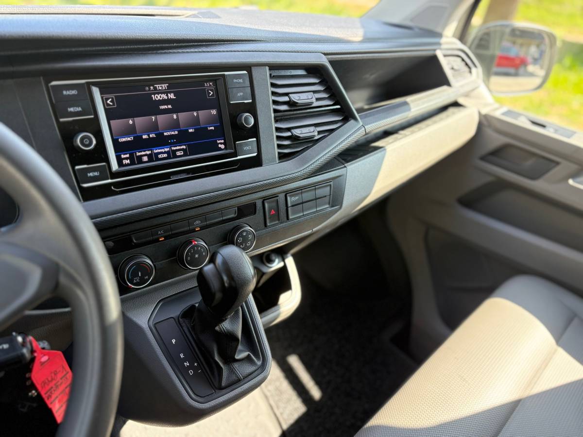Volkswagen Transporter Volkswagen TRANSPORTER 2.0 TDI L2H1 150PK!|DSG Automaat|cruise control|airco|achteruitrijcamera|apple carplay|drie zitplaatsen