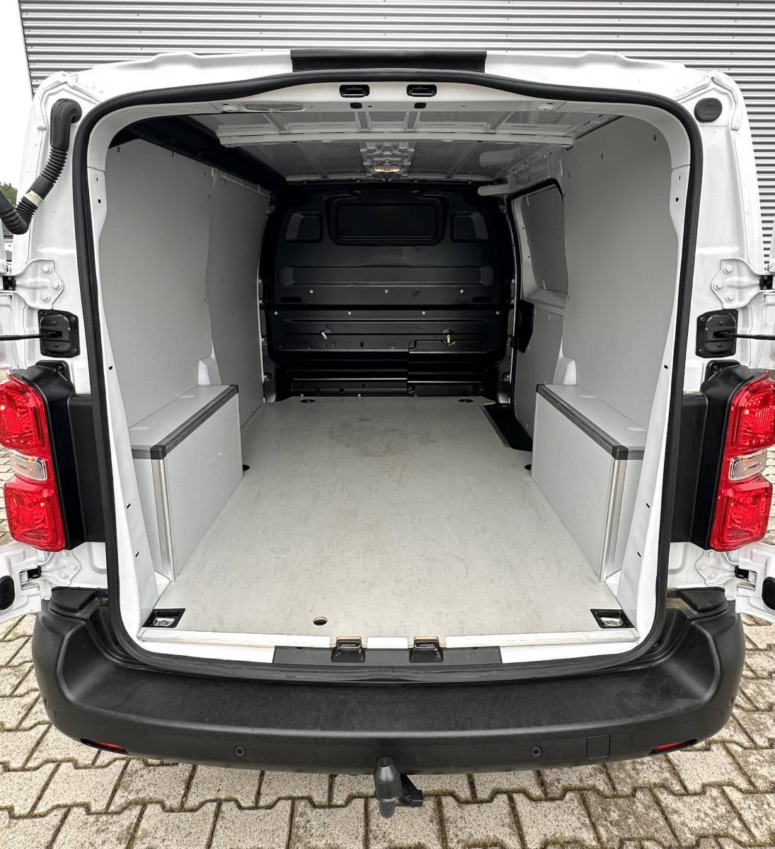 Peugeot Expert Peugeot Expert 2.0 BlueHDi 145 PK L2 Automaat Nieuw model Jumpy / vivaro