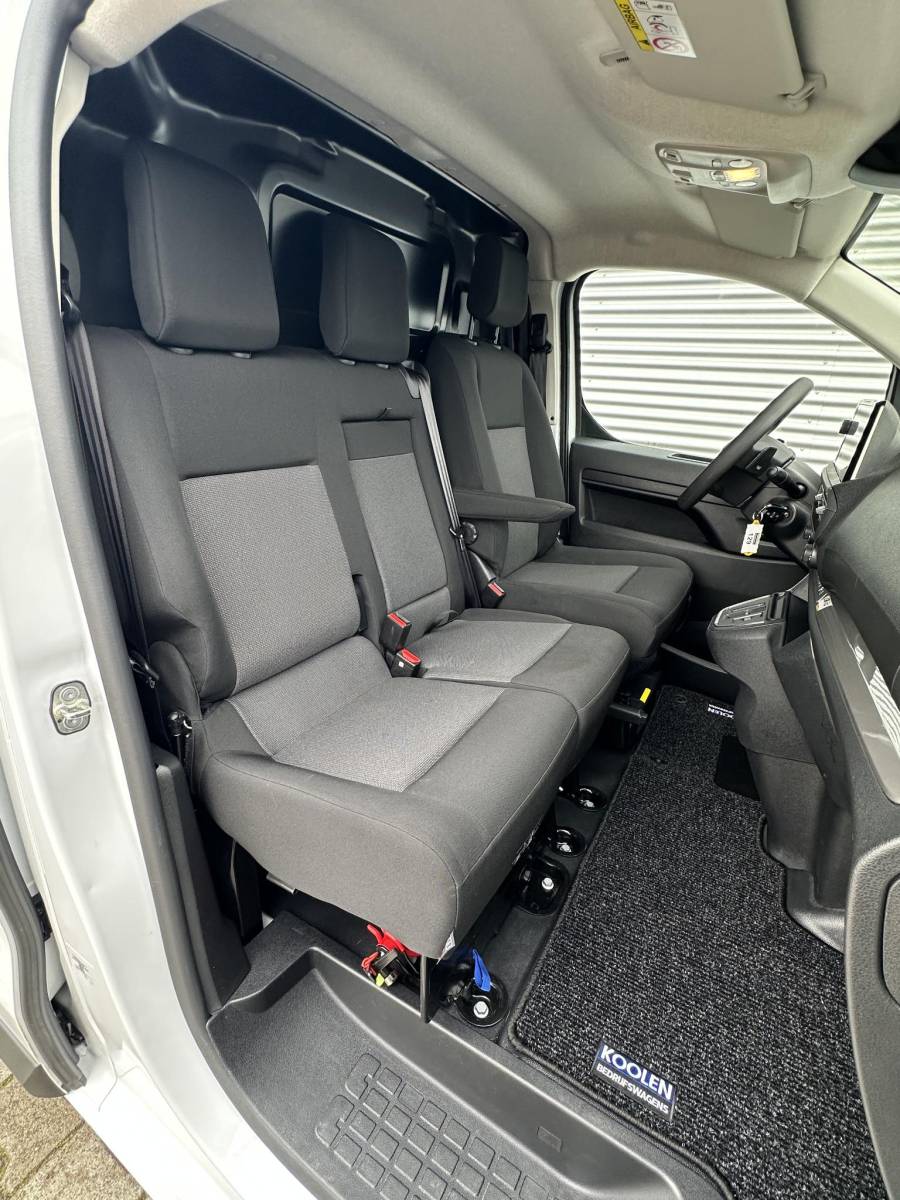 Peugeot Expert Peugeot Expert 2.0 BlueHDi 145 PK L2 Automaat Nieuw model Jumpy / vivaro