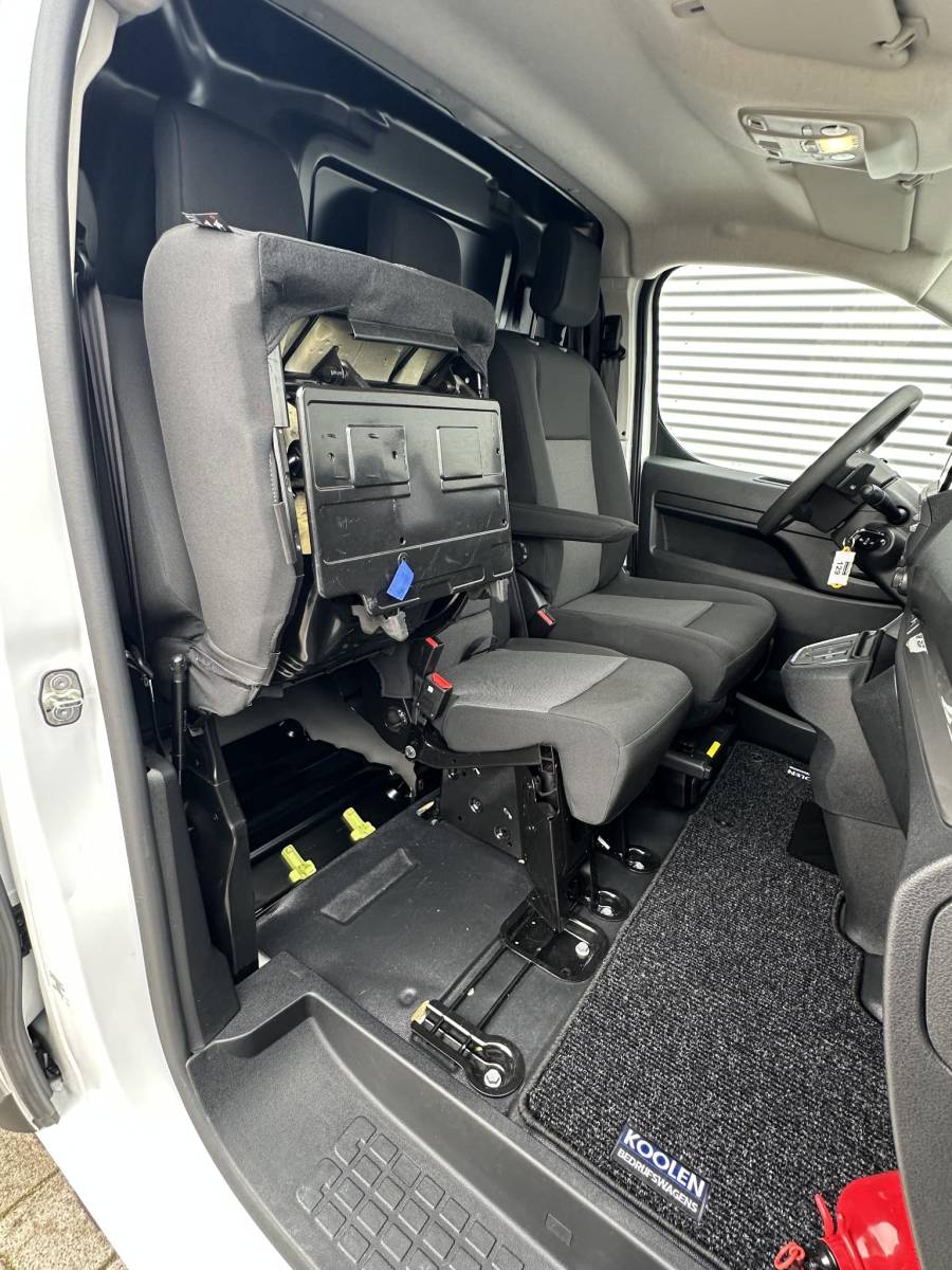Peugeot Expert Peugeot Expert 2.0 BlueHDi 145 PK L2 Automaat Nieuw model Jumpy / vivaro