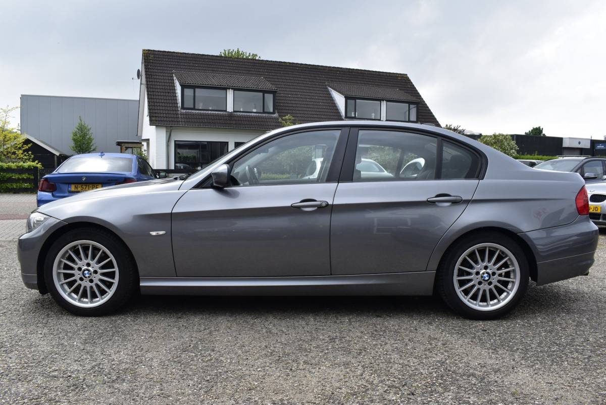 BMW 3 Serie BMW 3-serie 318i Business Line youngtimer