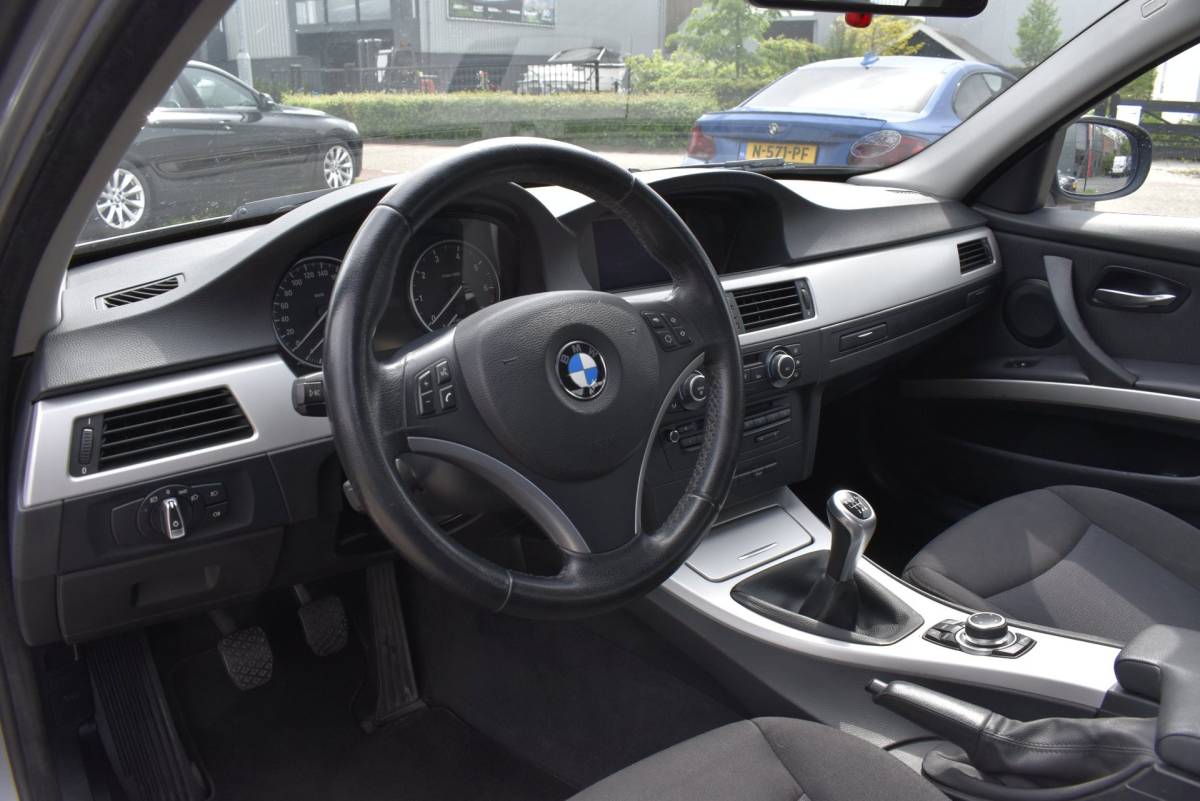 BMW 3 Serie BMW 3-serie 318i Business Line youngtimer