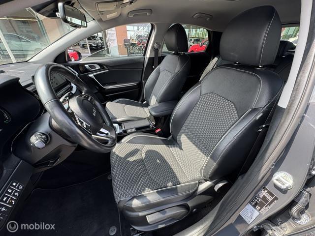Kia XCeed Kia XCeed 1.6 GDi PHEV DynamicPlusLine Automaat  55 km volledig elect rijden / Hybride , 18 inch velgen , Electr. kofferklep , Lane assist , Dodehoek assistent  , lage km stand ,