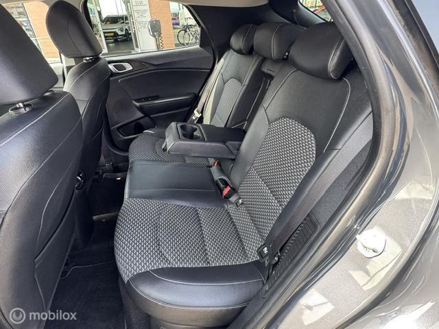 Kia XCeed Kia XCeed 1.6 GDi PHEV DynamicPlusLine Automaat  55 km volledig elect rijden / Hybride , 18 inch velgen , Electr. kofferklep , Lane assist , Dodehoek assistent  , lage km stand ,