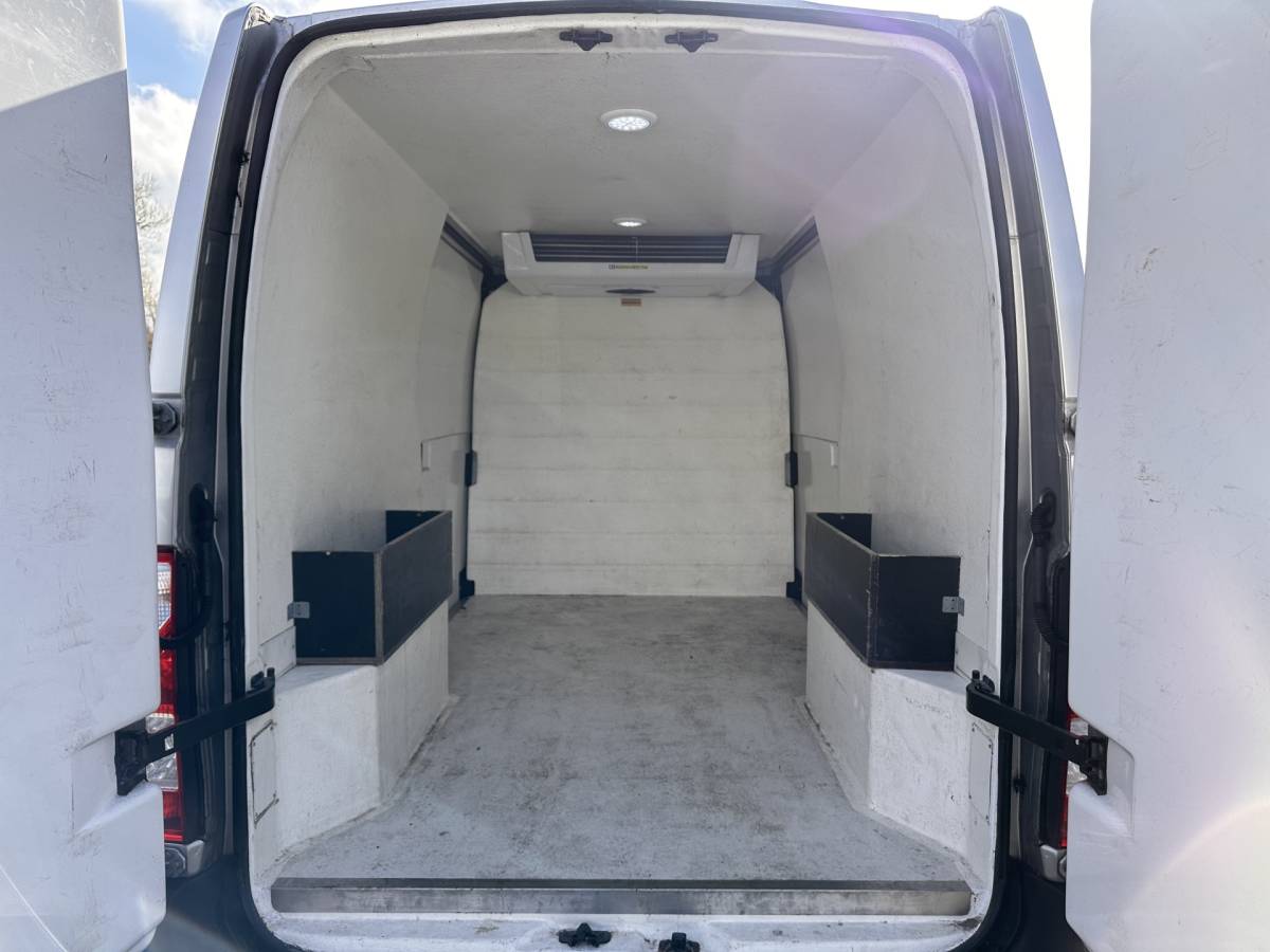 Renault Master Renault Master T35 2.3 dCi 180 L2H2 Energy ( 3-Pers ) *REFRIGERATED | DOUBLE-SLIDINGDOORS | CAMERA | AIRCO | BLINDSPOT | CRUISE | PDC | TOWBAR*