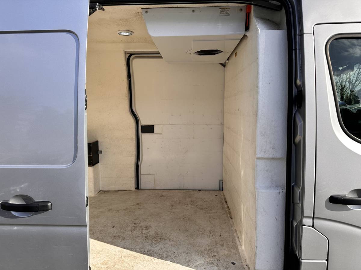 Renault Master Renault Master T35 2.3 dCi 180 L2H2 Energy ( 3-Pers ) *REFRIGERATED | DOUBLE-SLIDINGDOORS | CAMERA | AIRCO | BLINDSPOT | CRUISE | PDC | TOWBAR*