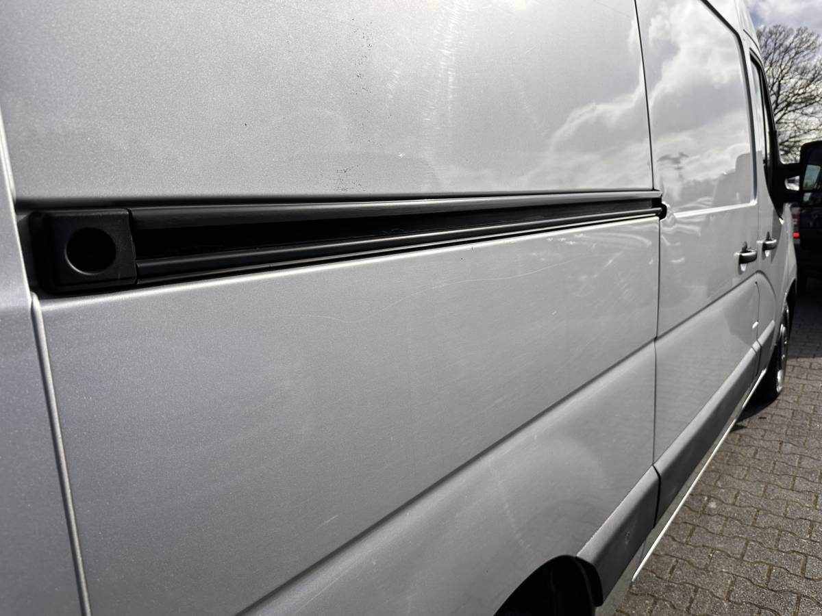 Renault Master Renault Master T35 2.3 dCi 180 L2H2 Energy ( 3-Pers ) *REFRIGERATED | DOUBLE-SLIDINGDOORS | CAMERA | AIRCO | BLINDSPOT | CRUISE | PDC | TOWBAR*