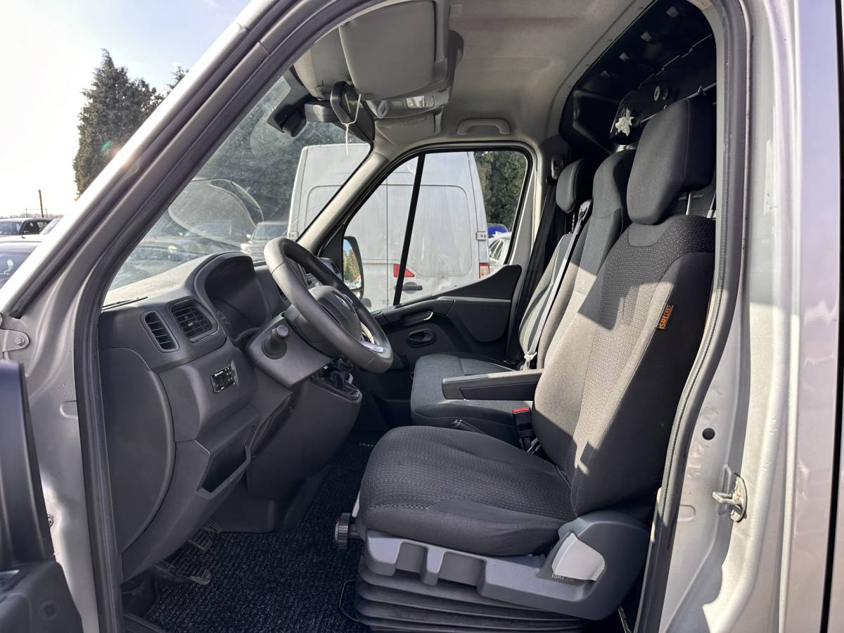 Renault Master Renault Master T35 2.3 dCi 180 L2H2 Energy ( 3-Pers ) *REFRIGERATED | DOUBLE-SLIDINGDOORS | CAMERA | AIRCO | BLINDSPOT | CRUISE | PDC | TOWBAR*