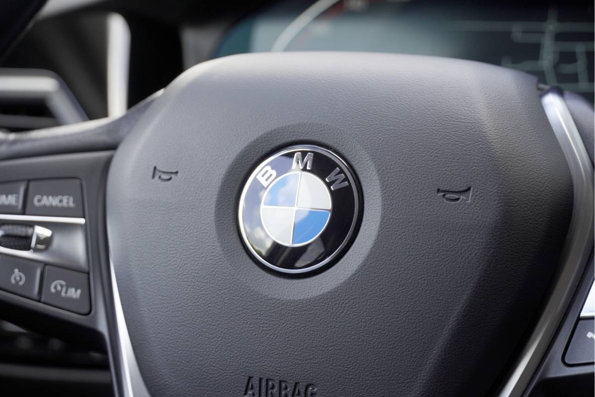 BMW 3 Serie BMW 3-serie Touring 318i Automaat! Business Edition Plus BJ2022 Lmv 17″ | Led V+A | Pdc | Elek. achterklep | App-Connect | Navi | Virtual cockpit | Climate control | Cruise control | Lederen bekleding | Sportstoelen | Verwarmde voorstoelen | Getint glas