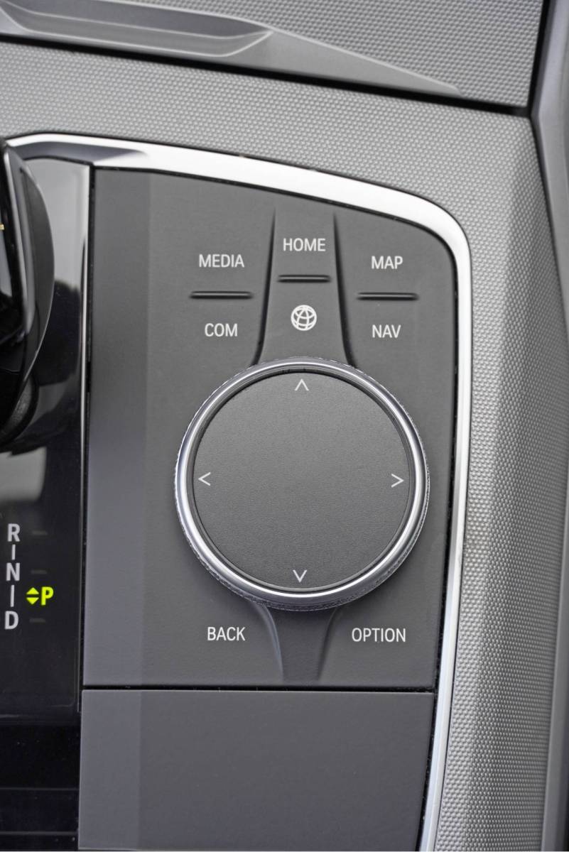 BMW 3 Serie BMW 3-serie Touring 318i Automaat! Business Edition Plus BJ2022 Lmv 17″ | Led V+A | Pdc | Elek. achterklep | App-Connect | Navi | Virtual cockpit | Climate control | Cruise control | Lederen bekleding | Sportstoelen | Verwarmde voorstoelen | Getint glas