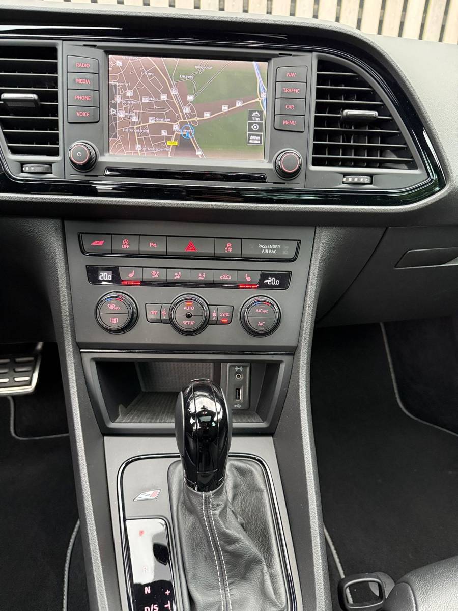 SEAT Leon Seat Leon 2.0 TSI Cupra 380PK /Leer /Pano /Zeer netjes!