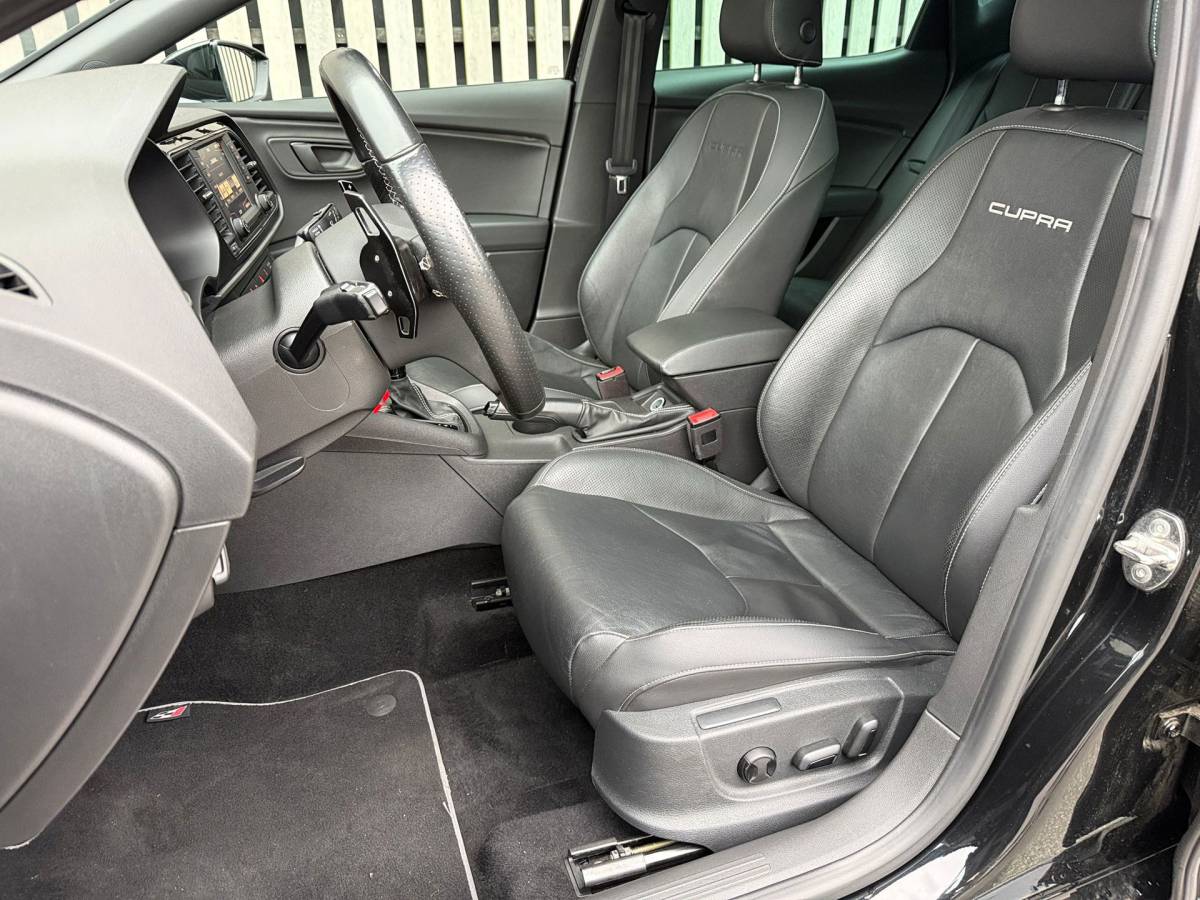 SEAT Leon Seat Leon 2.0 TSI Cupra 380PK /Leer /Pano /Zeer netjes!