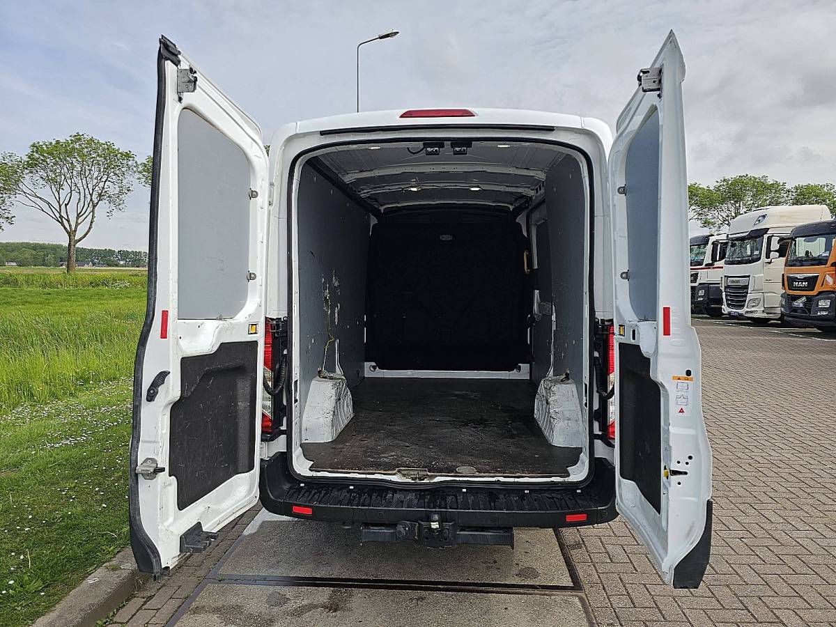 Ford Transit FORD TRANSIT 2.0 l2h2 euro6 trekhaak!