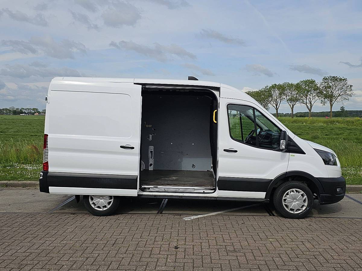 Ford Transit FORD TRANSIT 2.0 l2h2 euro6 trekhaak!