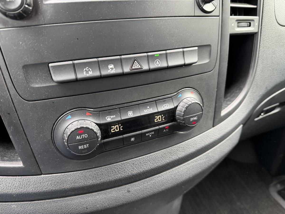 Mercedes-Benz Vito Mercedes-Benz Vito 114 CDI Lang | Trekhaak | Cruise Control | Climate Control | Xenon | Lichtmetalen Velgen |